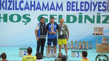 Kahramankazan Belediyesi zabıta personeli Kızılcahamam'daki koşu yarışlarında birinci oldu