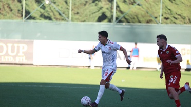 Karşıyaka, Etimesgut Belediyespor'a 1-0 yenildi ve 5 yıl sonra lige mağlubiyetle başladı