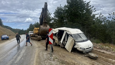 Kaza: Çatalzeytin'de işçi minibüsü devrildi, 1 kişi öldü, 4 kişi yaralandı