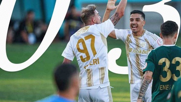 Kayserispor Erokspor'u 3-0 yendi, yönetimden dizi üstüne 'kararlılıkla' vurgusu