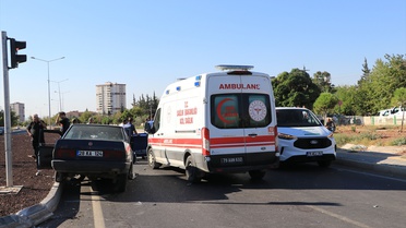 Kilis'te otomobille çarpışan motosiklet sürücüsü kaza yerinde hayatını kaybetti
