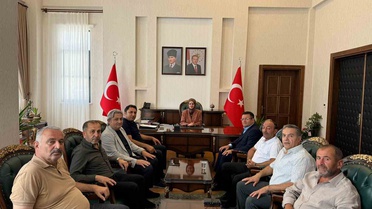 Kuluncak Belediye Başkanı Erhan Cengiz, Kaymakam Gizem Bayguş'u makamında ziyaret etti