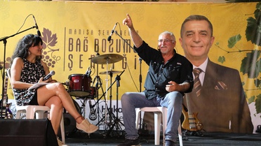 Manisa Bağ Bozumu Şenliği'nde Doç. Dr. Uhri üzümün 9 bin yıllık Anadolu geçmişini anlattı