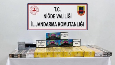 Niğde'de otoyol kontrolünde araçta 300 paket kaçak sigara ele geçirildi