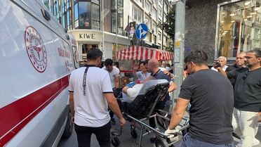 Şişli'deki iş yeri yangınında birinci kattan atlayan kişi yaralandı, 1 kişi dumandan etkilendi