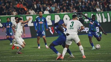 Çaykur Rizespor ile Alanyaspor ilk yarıda golsüz eşitlikle tamamladı
