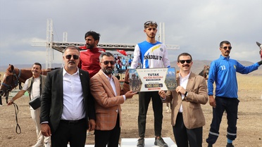 Tutak'ta Geleneksel Kültür Festivali'nde yöresel zenginlikler tanıtıldı