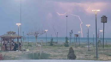Van'da şimşekler karanlık geceyi aydınlattı, ortaya görsel şölen çıktı
