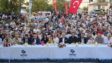 Bandırma'da 10. Yeşilçomlu Kavun Festivali'nde 15 yaşındaki Efe birinci oldu