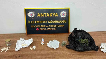 Antakya'da operasyonda 3 şüpheli tutuklandı, 78 hap ele geçirildi