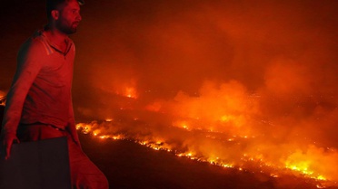 Antalya’da alevlere karşı seferberlik! Plakasız itfaiye araçlarını bile sahaya çıkardılar