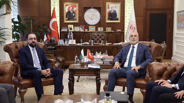 Bakan Işıkhan, Pakistanlı mevkidaşıyla iş birliği adımlarını görüştü