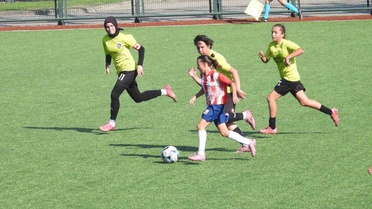 Bilecik Kolej Kız deplasmanda Merinos Demiryolu'nu 6-1 mağlup etti