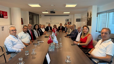 CHP Sözcüsü Sarı, Üsküdar seçimini valilik yasağı nedeniyle ilçe başkanlığından izledi