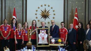 Cumhurbaşkanı Erdoğan, A Milli Kadın Voleybol Takımı'nı kabul etti