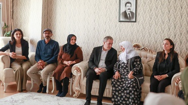 DEM Parti Eş Genel Başkanları, Ağrı'da Akkuş'un ailesine taziye ziyareti yaptı