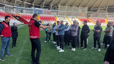 Erzincan'da stadyumda görev yapan özel güvenlik görevlilerine spor güvenliği eğitimi verildi