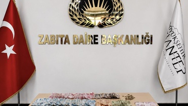 Gaziantep'te dilenci kadının üzerinden 64 bin 855 TL çıktı, zabıta harekete geçti