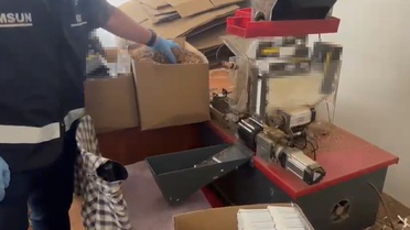 Samsun'da bir apartman dairesinde 14 bin makaron ve 23 kilo tütün ele geçirildi