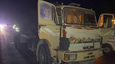 Karaman'da su tankeriyle çarpışan otomobil devrildi, sürücü yaralandı