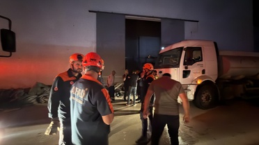 Kilis OSB'de aynı gece ikinci fabrika yangını makinedeki elektrik kaçağından çıktı, söndürüldü
