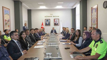 Kütahya'da güvenlik toplantısı yapıldı; Vali Işın tedbirleri görüştü