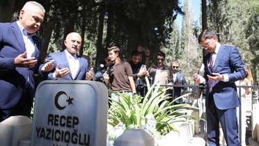 Süper Vali Recep Yazıcıoğlu, Aydın Söke'de kabri başında dualarla anıldı
