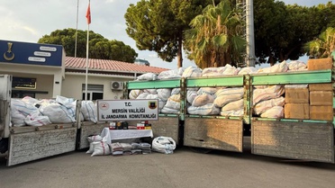 Mersin'de gümrük kaçağı giyim operasyonunda yaklaşık 50 milyon TL değerinde ürün ele geçirildi