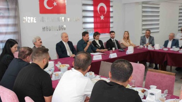AK Partili vekiller Cizre'de STK ve muhtarlarla bir araya gelip talepleri dinledi