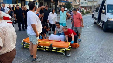 Bursa Mudanya'da motosiklet yayaya çarptı, 2 kişi yaralandı