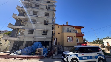 Niğde'de inşaatın 3. katından düşen işçi hastaneye kaldırıldı