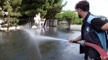 Trabzon'da okullar 14 Eylül'e hazırlanıyor; bahçelerde tazyikli temizlik