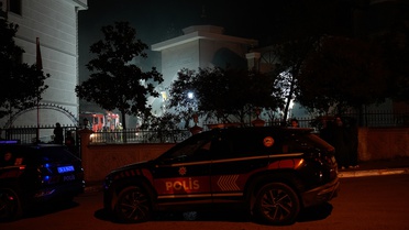 Pendik'te caminin depo bölümünde çıkan yangın itfaiye ekiplerince söndürüldü