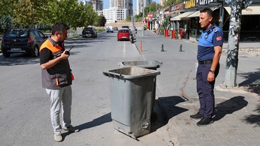 Talas'ta esnaf ve bina görevlilerine çöp çıkarma saatleri ve temizlik kuralları anlatılıyor
