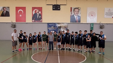 Antalya Polis Spor Gücü ile Akseki'de 22 genç basketbolcuya eğitim verildi