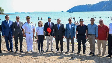 Antalya Phaselis'te 575 metrelik deniz bariyeri ve 2 çöp kapar hizmete alındı