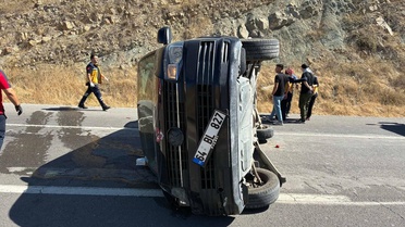 Bilecik'te minibüs devrildi, 3 kişi yaralandı