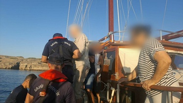 Bodrum açıklarında ticari yatta yaralanan kişi hastaneye kaldırıldı