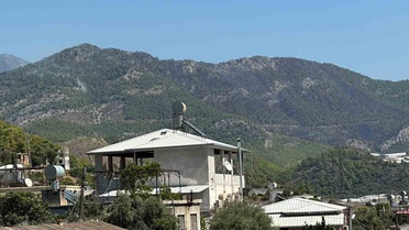 Mersin Bozyazı'daki orman yangını kontrol altına alındı, ekiplerin soğutma çalışmaları sürüyor