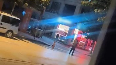 Elazığ'da havaya av tüfeğiyle ateş açan şüpheli E.A. polis tarafından yakalandı