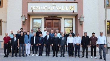 Erzincan'da tulum peyniri üreticileri kalite standartları için Vali Aydoğdu ile bir araya geldi