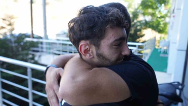 Kocaeli'de gece mesaisi yapan kalfaya ustası motosikleti doğum günü hediyesi etti