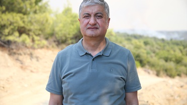 Adana'daki orman yangınında ekipler İmamoğlu'nda alevleri söndürmek için mücadele ediyor