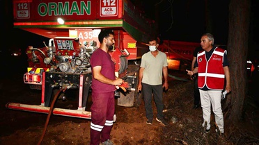 Kepez Belediye Başkanı Kocagöz, Kızıllı'daki orman yangınında sahadaki çalışmaları denetledi