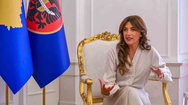 Albulena Haxhiu, Kosova'da 62 oyla yeniden Meclis Başkanı seçildi