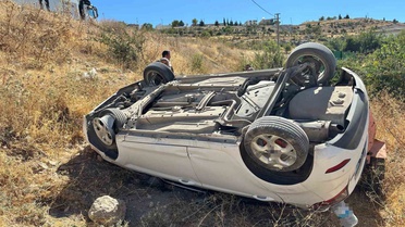 Adıyaman Besni'de otomobil takla atıp şarampole yuvarlandı, 2 kişi yaralandı