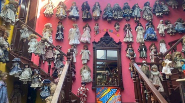 Taş Bebek Kafe, 20 bin taş bebekle ziyaretçilerini çocukluk hatıralarına götürüyor