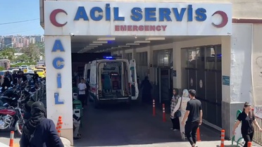 Şanlıurfa Bozova'da taziye dönüşü kamyona çarpan araçta aynı aileden 4 kişi öldü