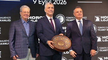 Bakan Bolat, lojistik sektörünün 115 milyar dolarlık katkısını anlattı