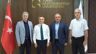 Tokat'ta esnaf temsilcileri TOGÜ Rektörü Yılmaz ile işbirliği imkanlarını görüştü